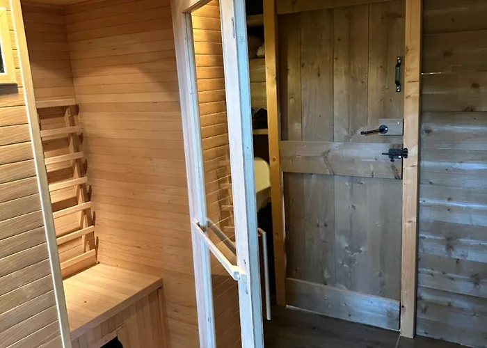 בית נופש Cosy And Romantic Forest House Met Sauna Op De Veluwe